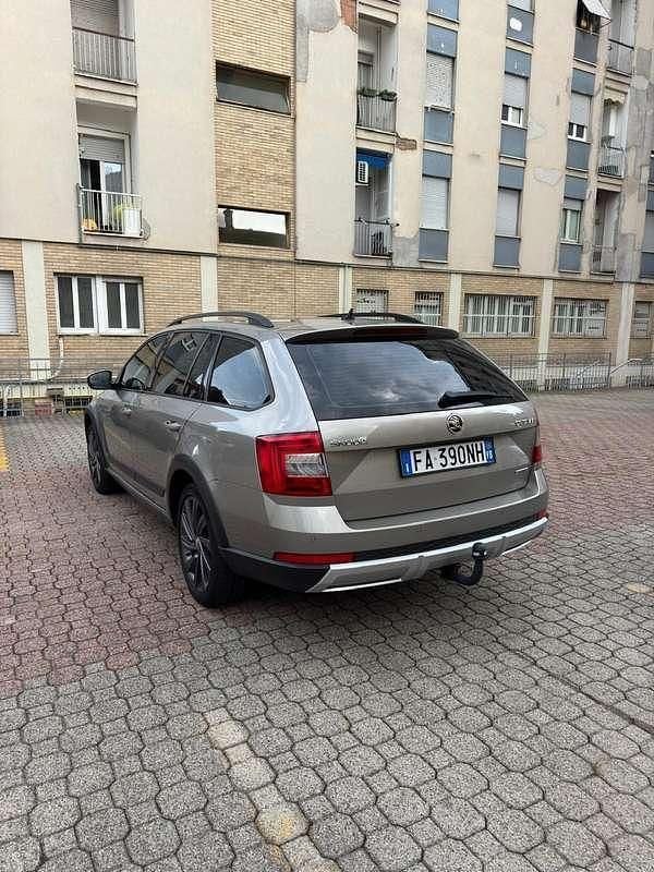 Occasion Skoda Octavia 184 ch (135 kW) 2016 Gris Break