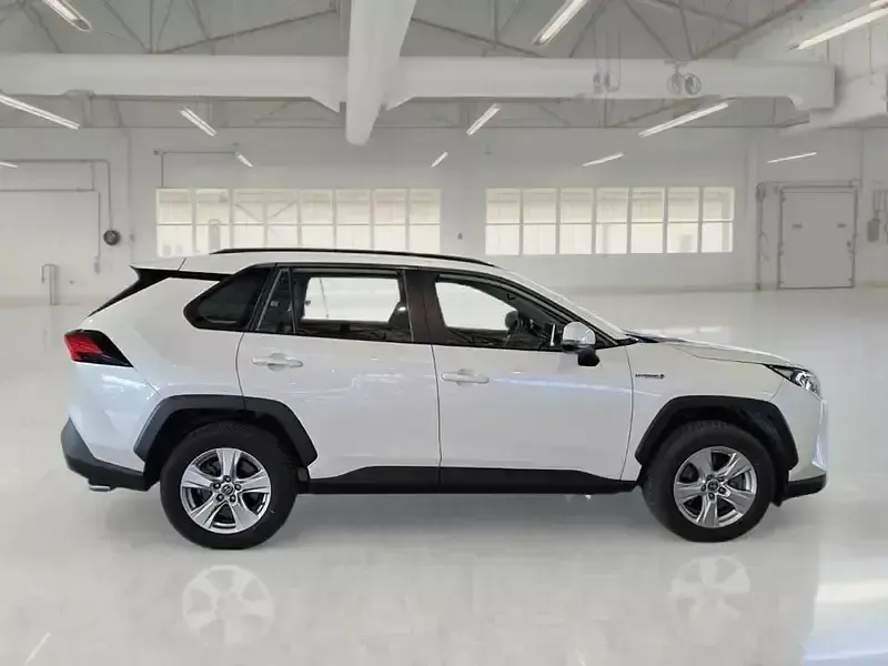 Usata Toyota RAV4 Hybrid Business Edition 178 CV (130 kW) 2021 Bianco SUV