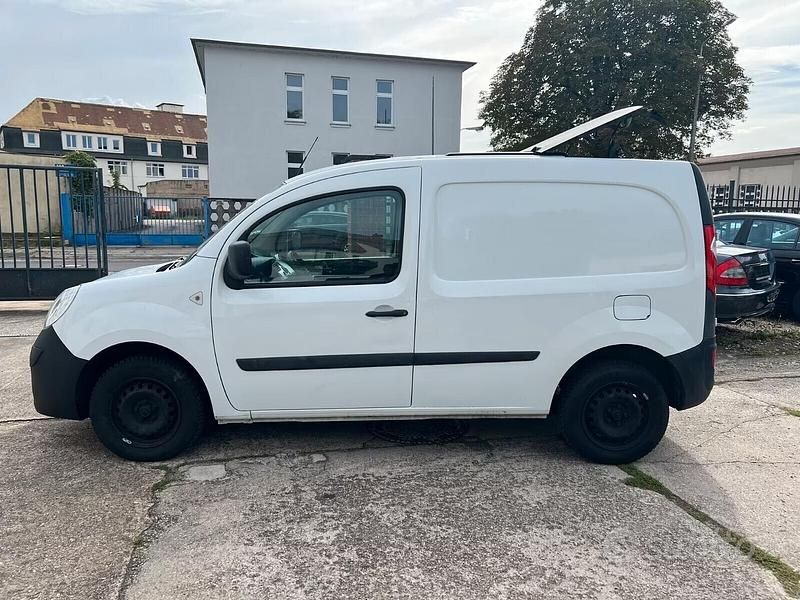 Usata Renault Kangoo 89 CV (65 kW) 2011 Bianco Monovolume