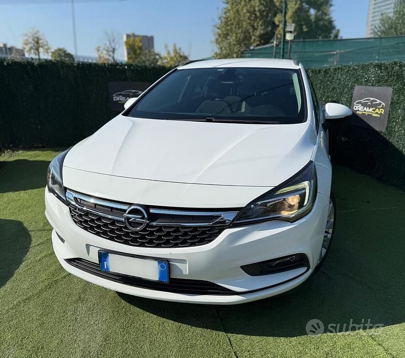 Bianco Usata 2016 Opel Astra Station wagon | 5350 € (Ottimo prezzo) - Immagine 1/4