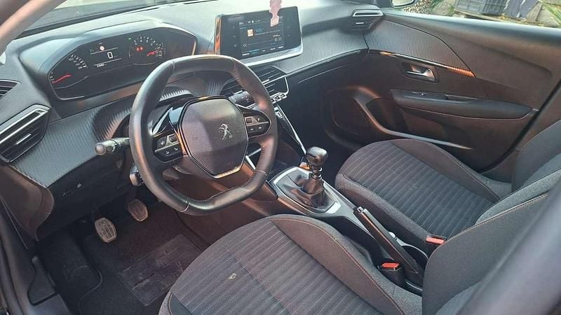 Usata Peugeot 208 Allure 102 CV (75 kW) 2023 Nero Utilitaria