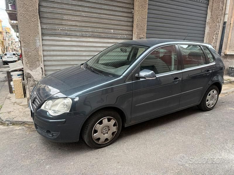 Usata VW Polo Sportline 69 CV (50 kW) 2007 Grigio Utilitaria