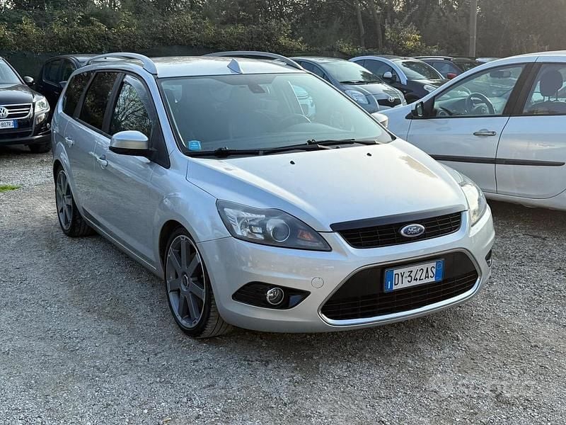 Usata Ford Focus 141 CV (103 kW) 2009 Grigio Station wagon