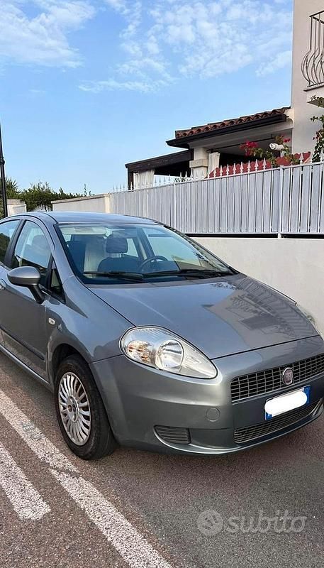 Usata Fiat Grande Punto 75 CV (55 kW) 2009 Grigio Utilitaria