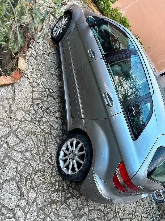 Usata Mercedes B180 109 CV (80 kW) 2007 Grigio Monovolume
