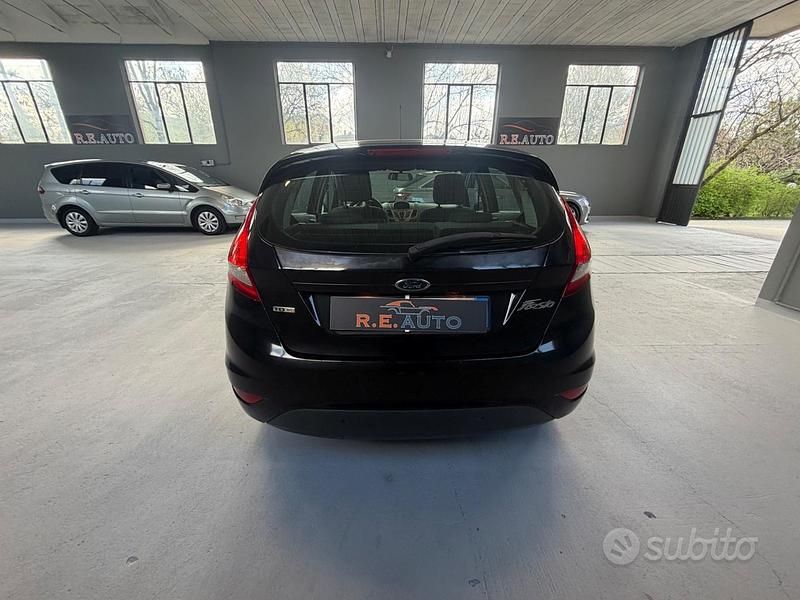 Usata Ford Fiesta Titanium 70 CV (51 kW) 2009 Nero Utilitaria