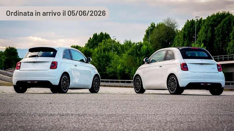 Nuova Fiat 500 La Prima 65 CV (47 kW) 2026 Argento Berlina