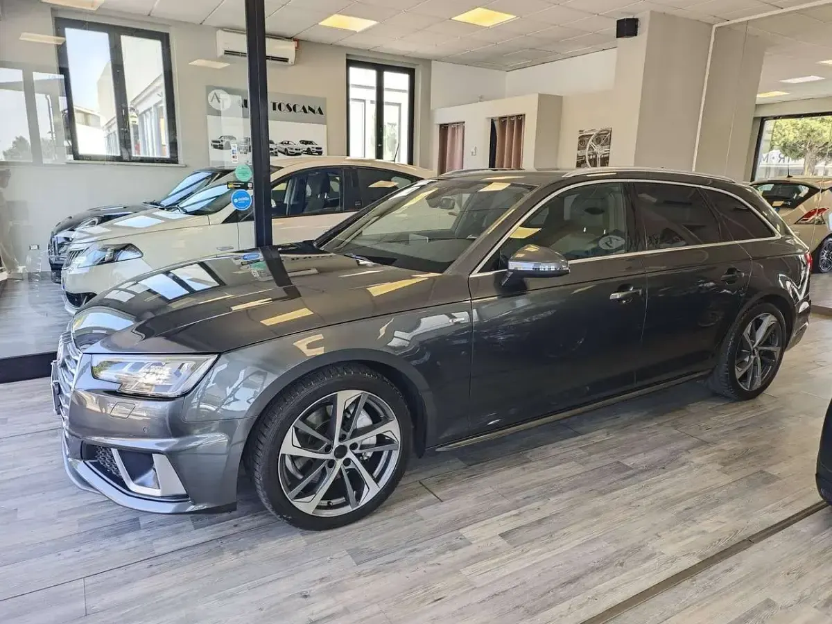 Usata Audi A4 Ambiente 190 CV (139 kW) 2019 Grigio Station wagon