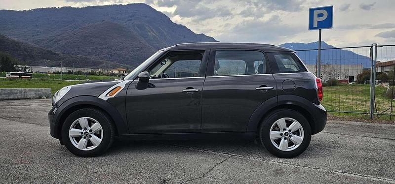 Usata Mini Cooper D Countryman Business 111 CV (81 kW) 2015 Nero SUV