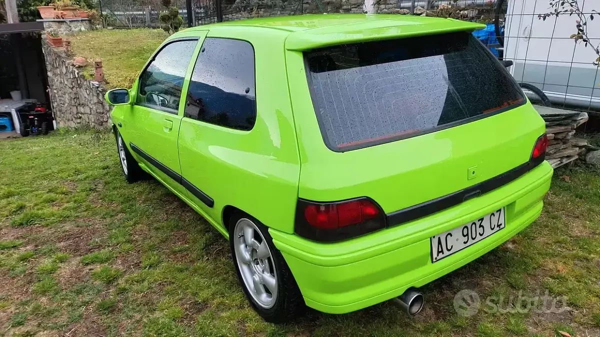 Usata Renault Clio 135 CV (99 kW) 1995 Utilitaria