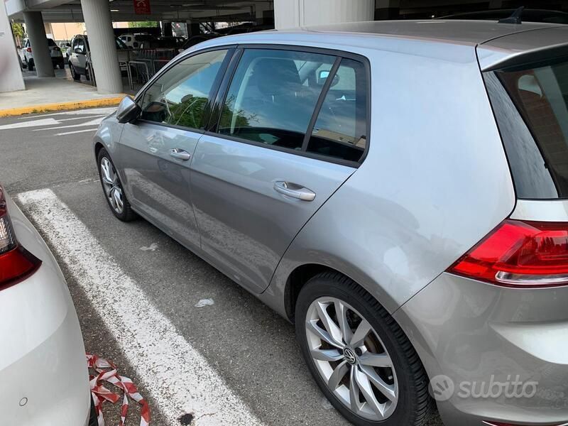 Usata VW Golf VII 110 CV (80 kW) 2016 Grigio Utilitaria
