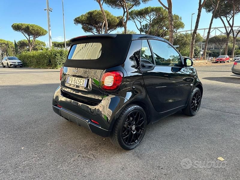 Nero Usata 2019 Smart ForTwo Cabrio Superpassion Cabrio | 20.900 € (Molto cara) - Immagine 1/4