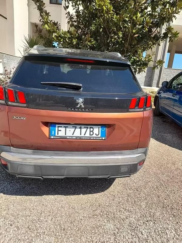Usata Peugeot 3008 130 CV (95 kW) 2018 Marrone SUV