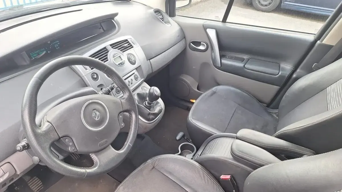 Usata Renault Scenic E-Tech 111 CV (81 kW) 2008 Argento Monovolume