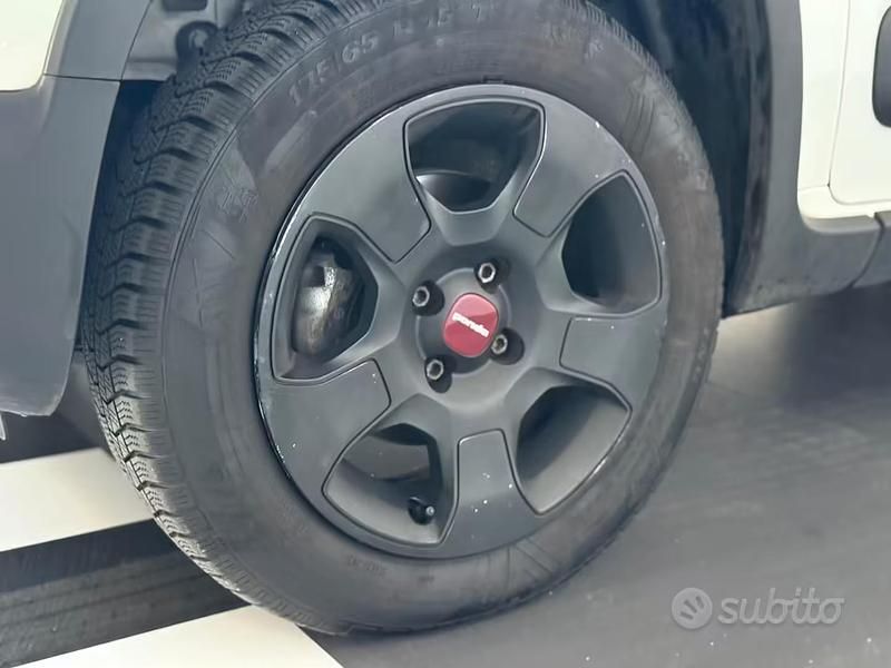 Usata Fiat Panda 4x4 S 85 CV (62 kW) 2021 Bianco Utilitaria