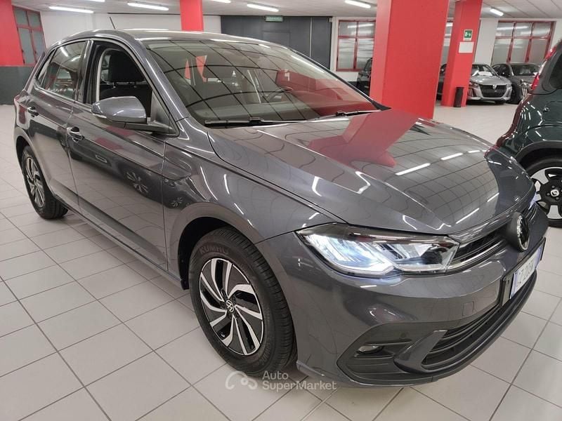 Usata VW Polo Life 95 CV (69 kW) 2025 Grigio scuro Utilitaria