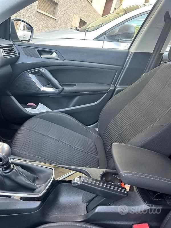 Usata Peugeot 308 Active 115 CV (84 kW) 2014 Bianco Berlina