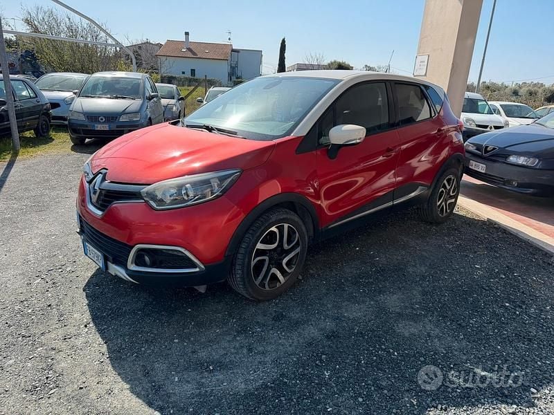 Usata Renault Captur 90 CV (66 kW) 2016 Rosso SUV