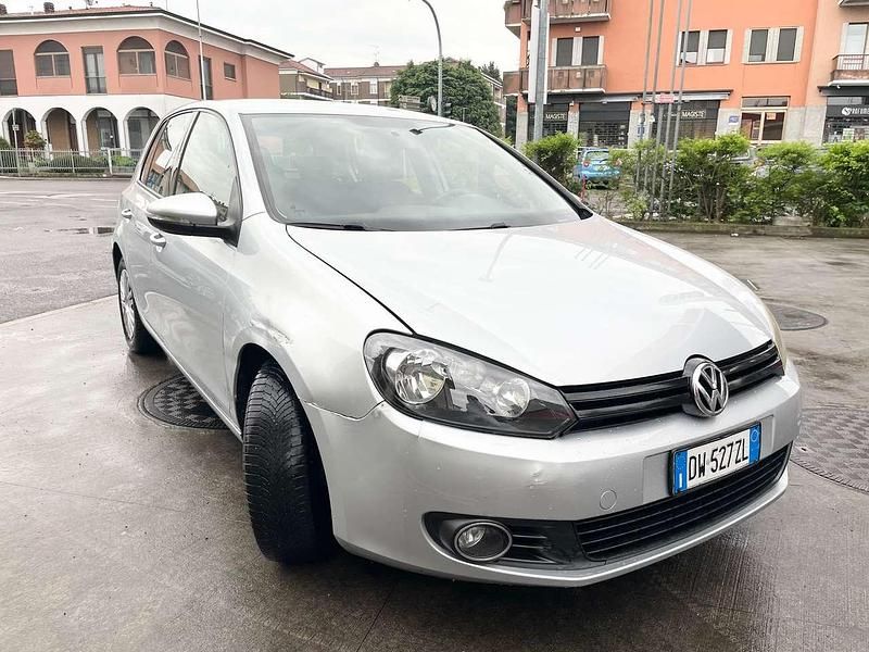 Usata VW Golf VI Comfortline 102 CV (75 kW) 2009 Argento Utilitaria