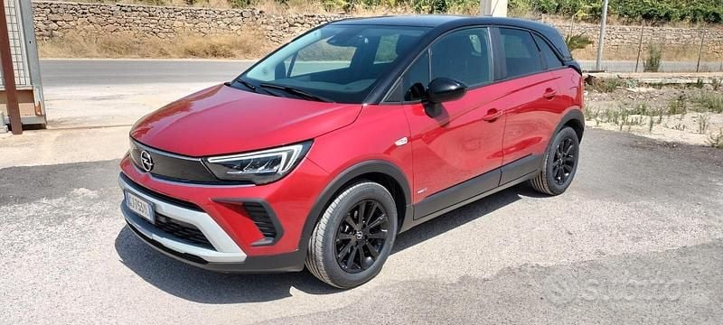 Rosso Usata 2022 Opel Crossland Design & Tech SUV | 13.900 € (Buon prezzo) - Immagine 1/4