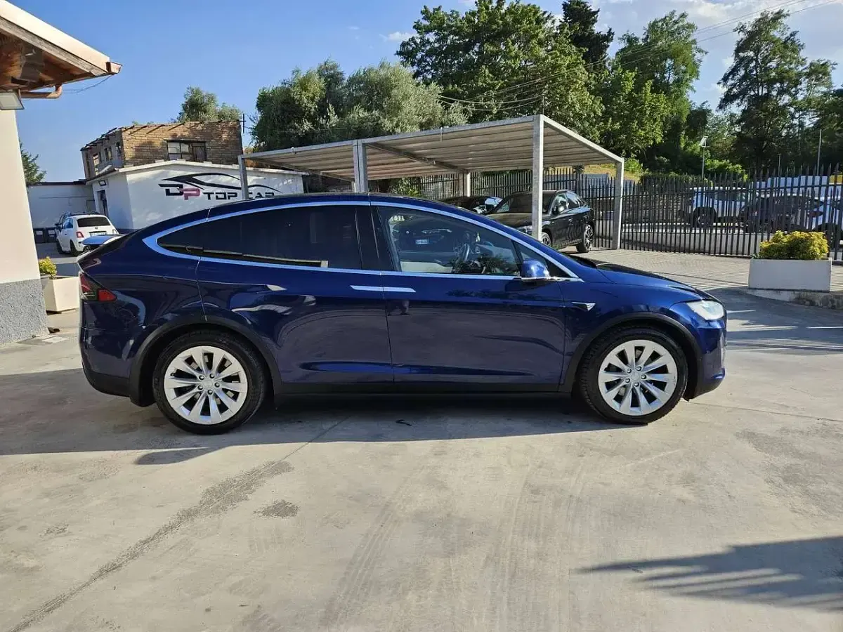 Usata Tesla Model X 158 kW (215 CV) 2018 Blu/azzurro SUV