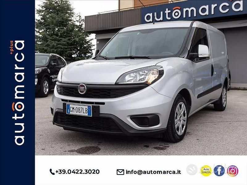 Grigio metallizzato Usata 2022 Fiat Doblò Business Monovolume | 14.990 € (Buon prezzo) - Immagine 1/4
