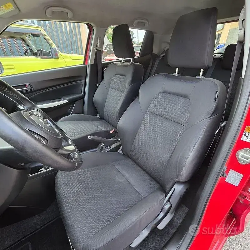 Usata Suzuki Swift 90 CV (66 kW) 2019 Rosso Utilitaria
