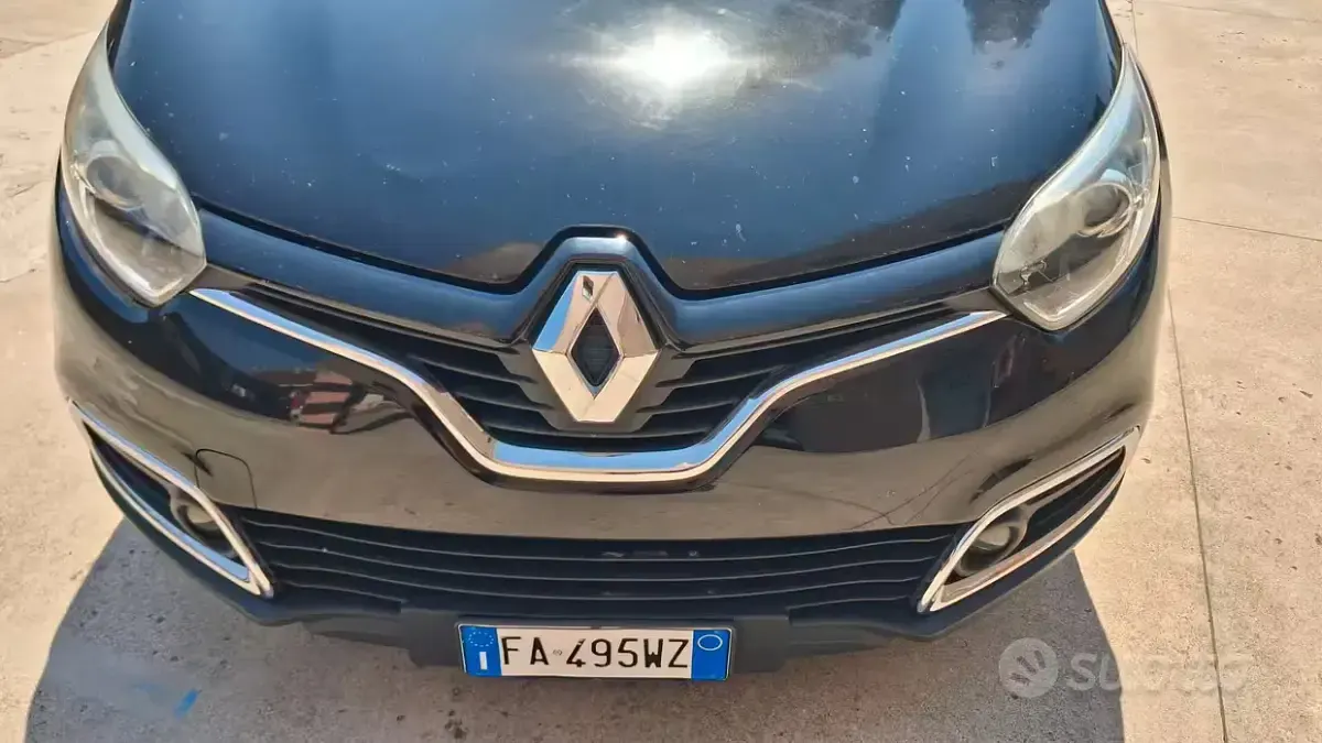 Usata Renault Captur Iconic 90 CV (66 kW) 2015 Nero SUV
