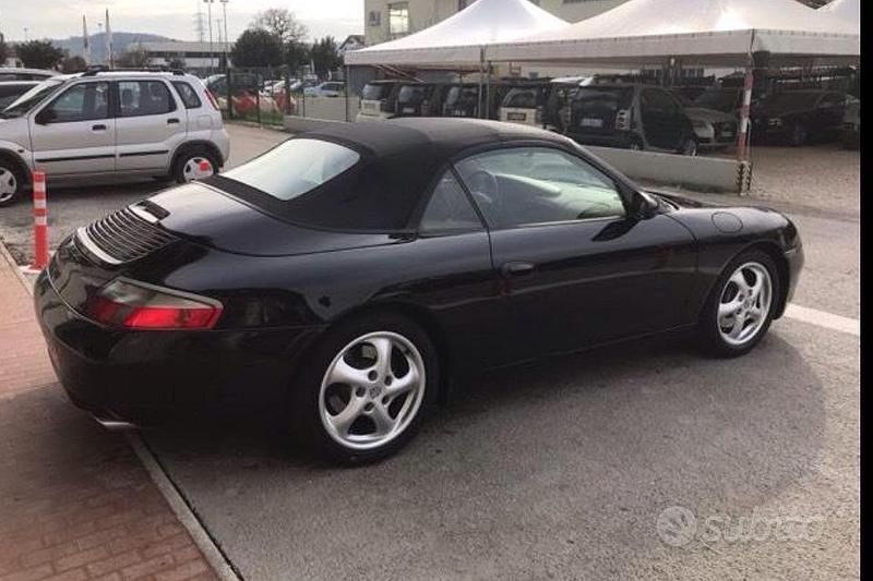 Usata Porsche 996 300 CV (220 kW) 1998 Nero Cabrio