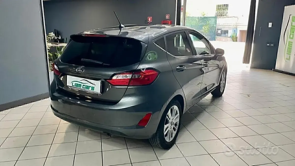 Usata Ford Fiesta Titanium 75 CV (55 kW) 2024 Grigio Berlina
