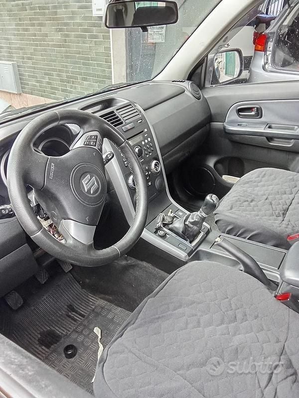 Usata Suzuki Grand Vitara 129 CV (94 kW) 2006 Nero SUV
