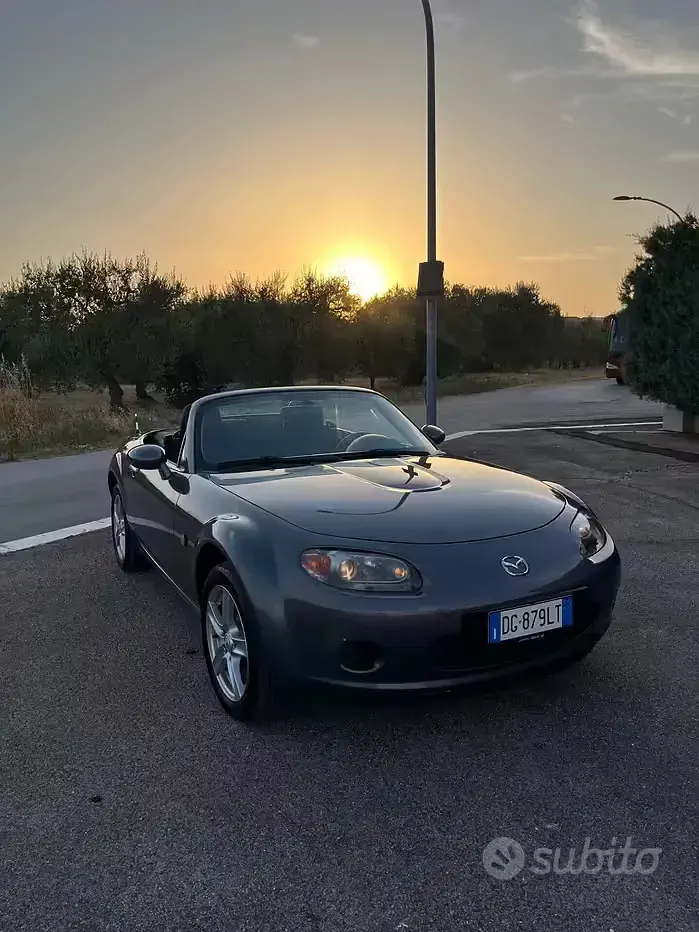 Usata Mazda MX5 126 CV (92 kW) 2007 Grigio Cabrio