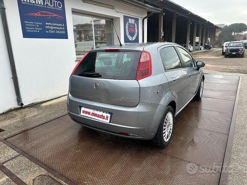 Usata Fiat Grande Punto Dynamic 75 CV (55 kW) 2008 Grigio Utilitaria