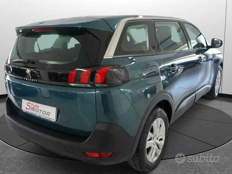 Usata Peugeot 5008 Business-Line 131 CV (96 kW) 2019 Verde metallizzato Monovolume