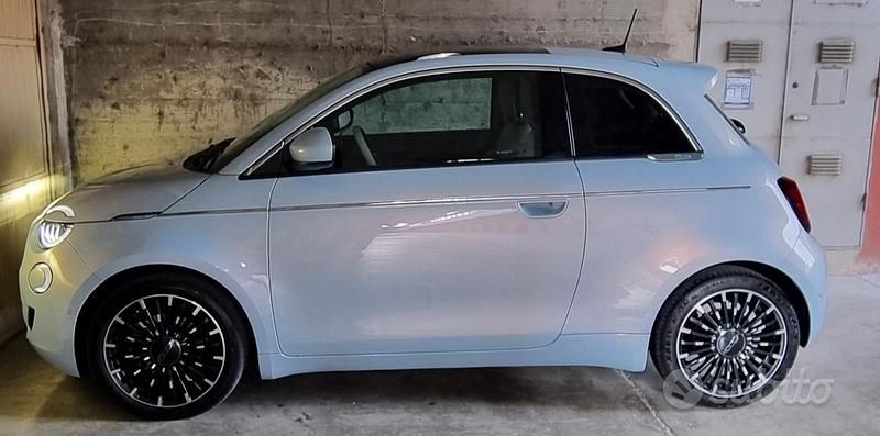 Usata Fiat 500e La Prima 2021 Blu Utilitaria