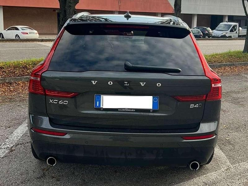 Usata Volvo XC60 Business Edition 197 CV (144 kW) 2019 Grigio SUV