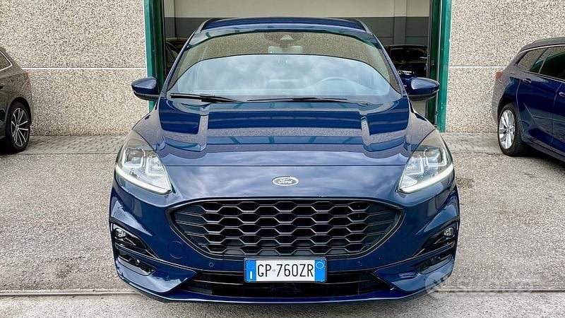 Usata Ford Kuga ST-Line 225 CV (165 kW) 2023 Blu SUV