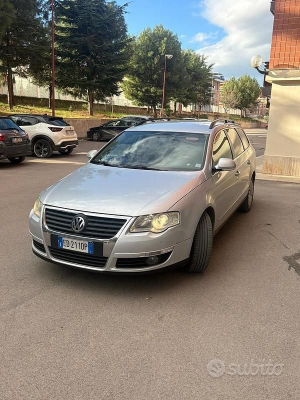 Usata VW Passat 140 CV (102 kW) 2010 Grigio Station wagon