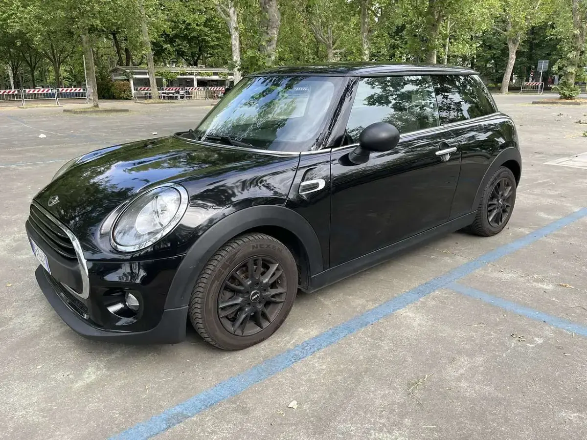 Usata Mini ONE 75 CV (55 kW) 2015 Nero Utilitaria