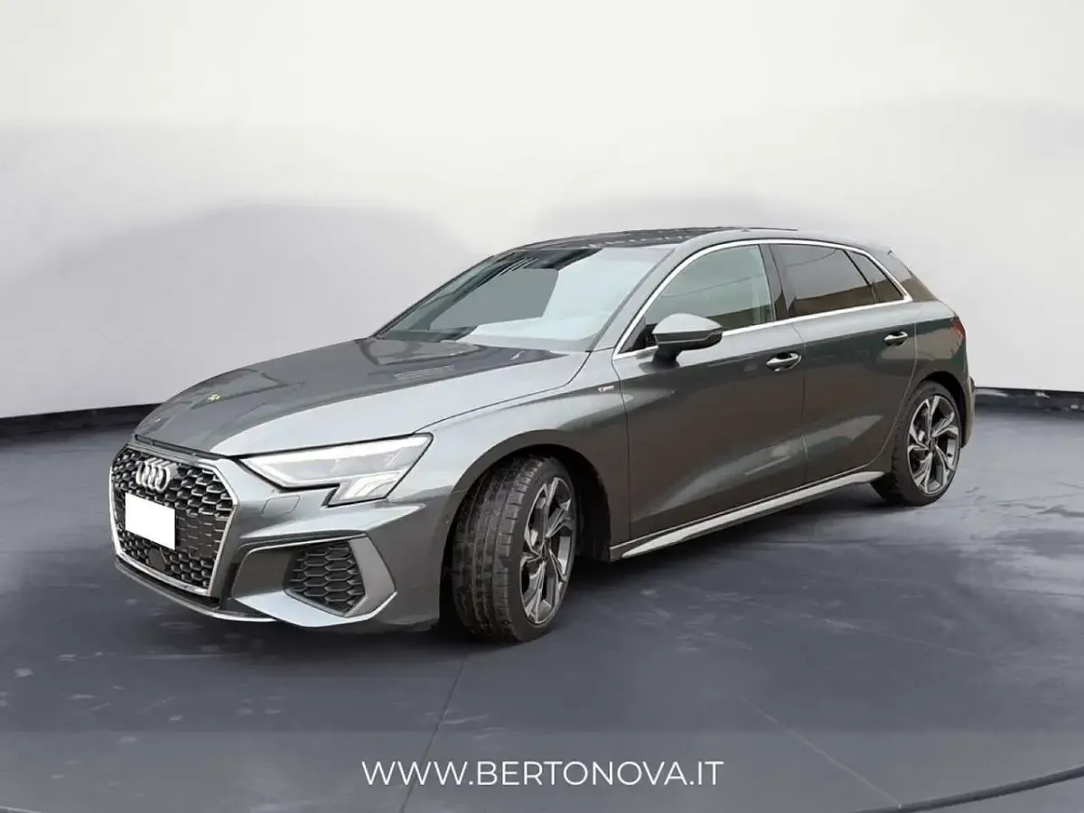 Usata Audi A3 S-Line 116 CV (85 kW) 2023 Grigio Berlina