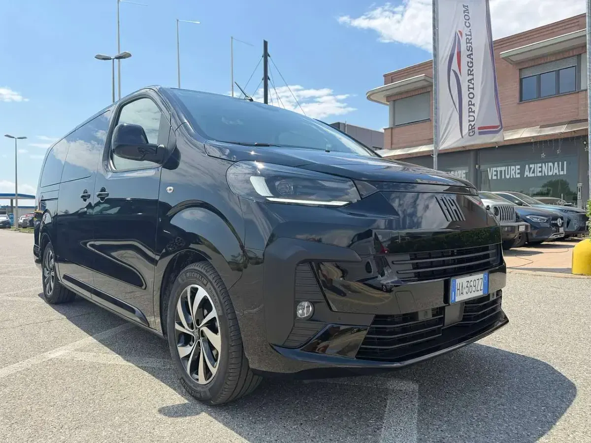 Usata Fiat E-Ulysse 131 kW (179 CV) 2025 Nero Monovolume