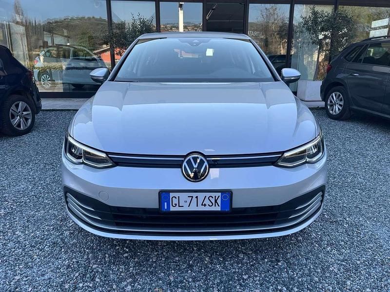 Usata VW Golf VIII Life 116 CV (85 kW) 2022 Argento Berlina