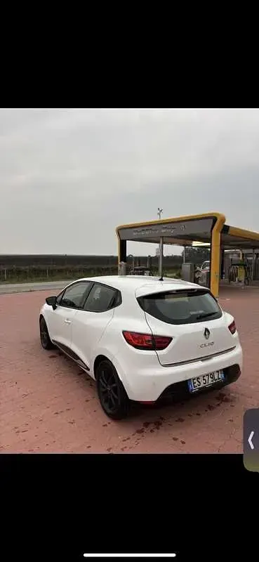 Usata Renault Clio IV 73 CV (53 kW) 2013 Berlina