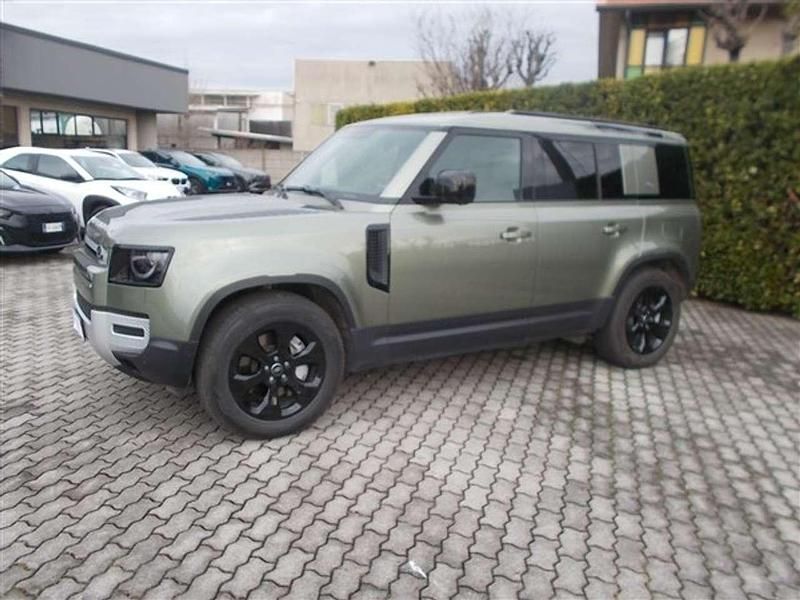 Usata Land Rover Defender SE Dynamic 300 CV (220 kW) 2024 Verde SUV