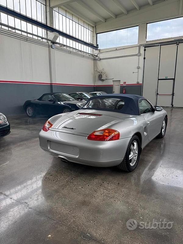 Usata Porsche Boxster 220 CV (161 kW) 2000 Grigio Cabrio