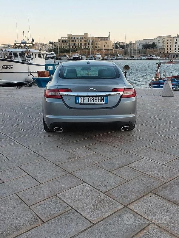 Usata Jaguar XF Premium Luxury 207 CV (152 kW) 2008 Grigio Berlina