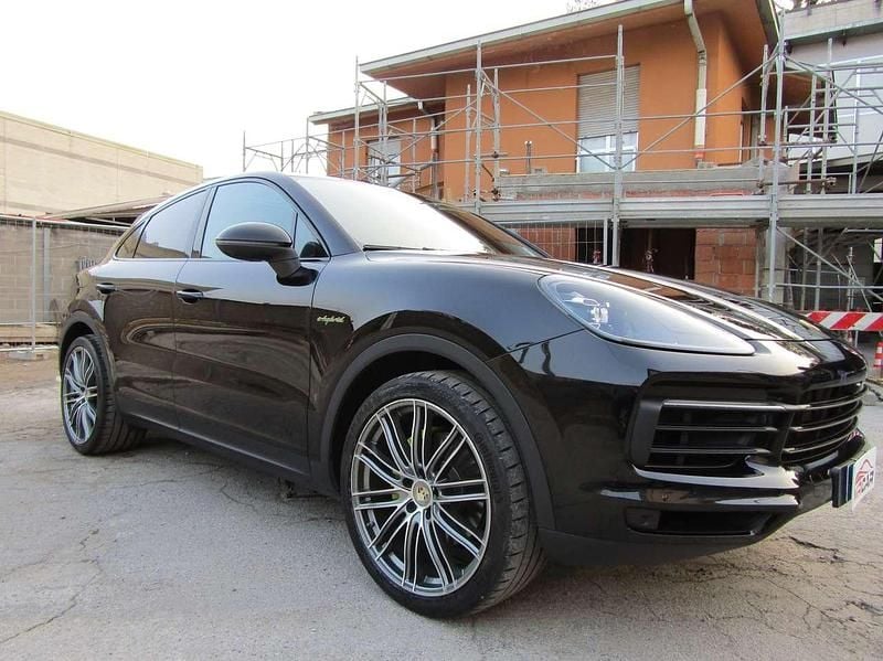 Begagnad Porsche Cayenne 462 HK (339 kW) 2022 Svart SUV
