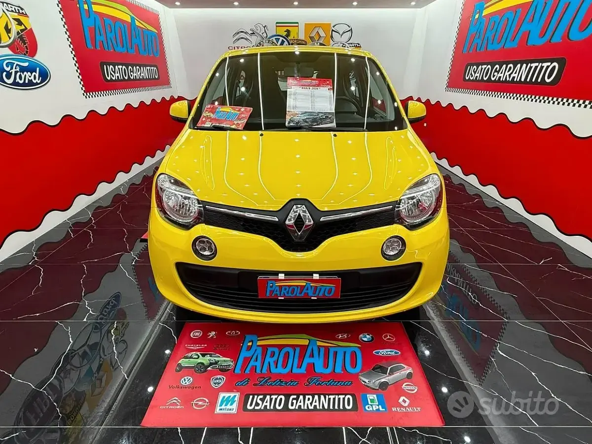 Usata Renault Twingo SE 69 CV (50 kW) 2015 Giallo Utilitaria