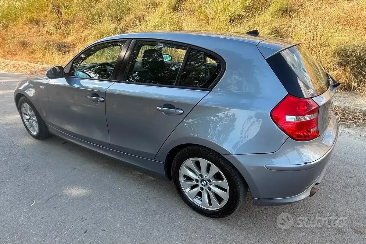 Usata BMW 118 143 CV (105 kW) 2007 Bluazzurro Utilitaria