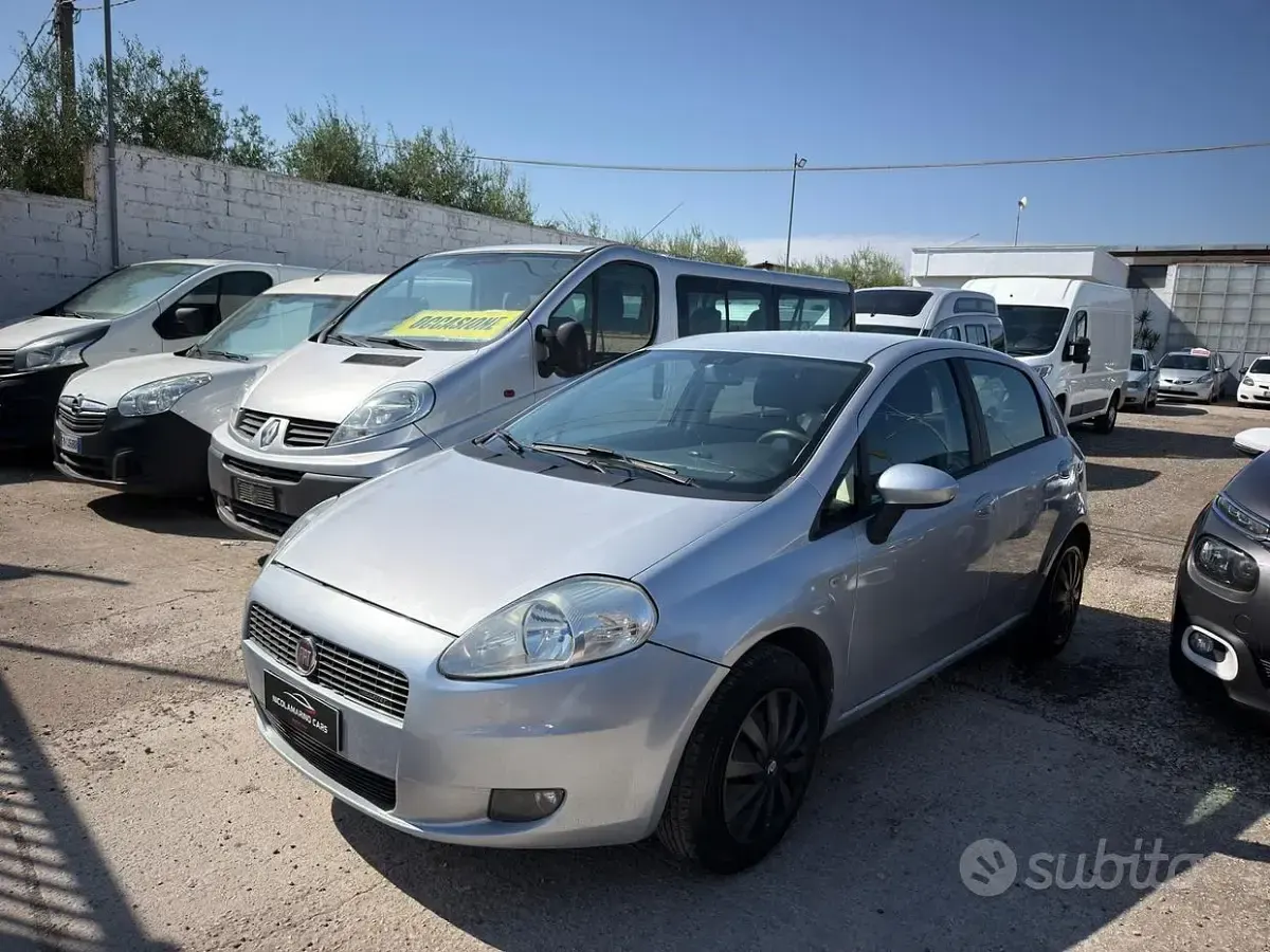 Usata Fiat Grande Punto Dynamic 75 CV (55 kW) 2007 Grigio Utilitaria